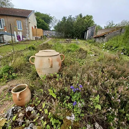 Logis Des Pivoines Holiday home *